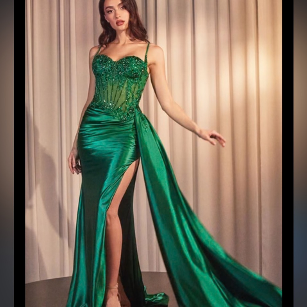 Esmeralda Elegant Green Evening Gown prom dress, wedding, party, homecoming.